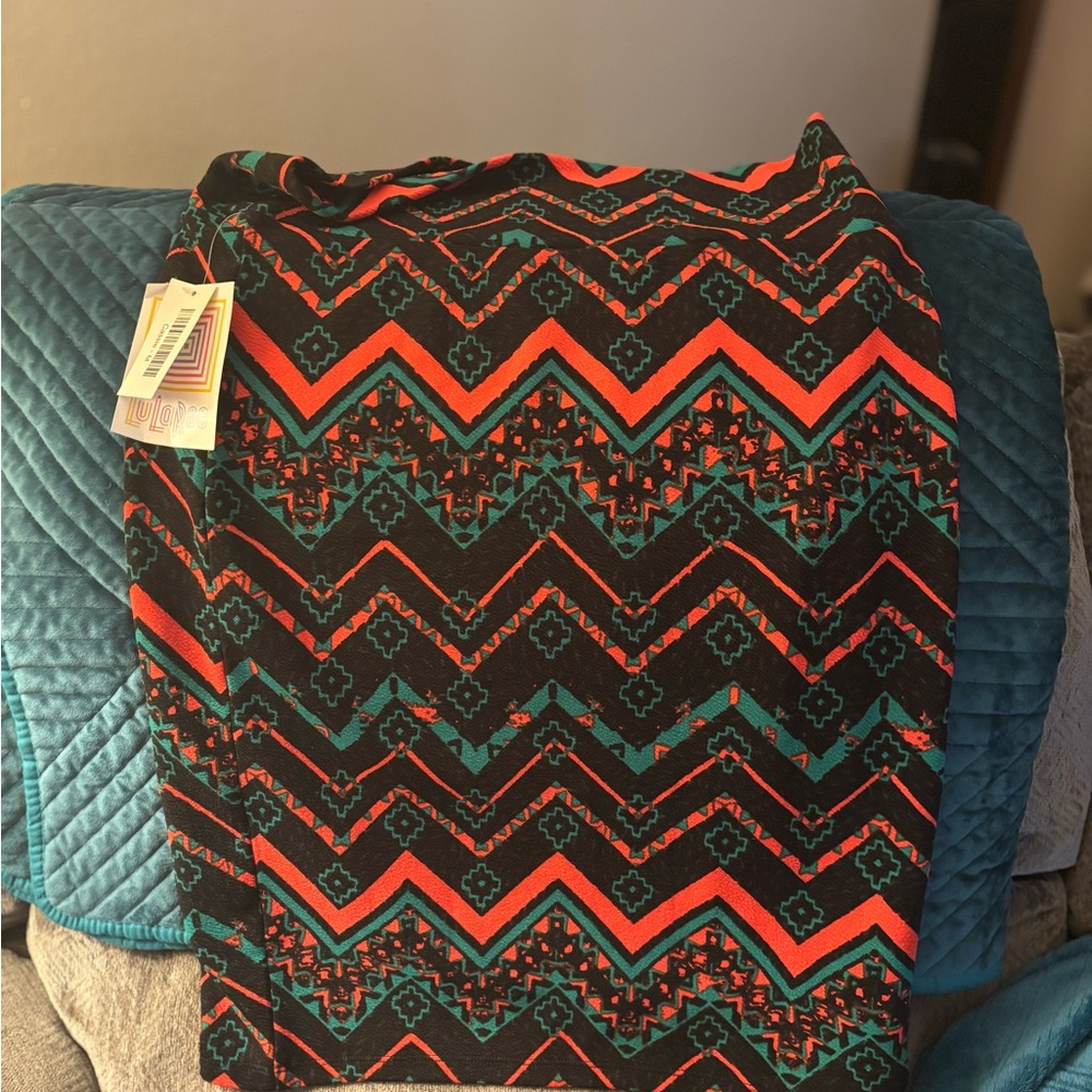 LuLaRoe Black and Red Geometric Skirt